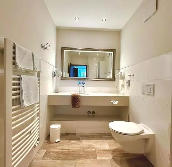 Standard Single Room, Unstruttal
