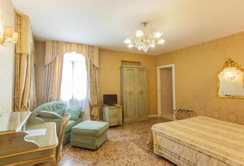 اتاق سوپریور, Locanda Barbarigo