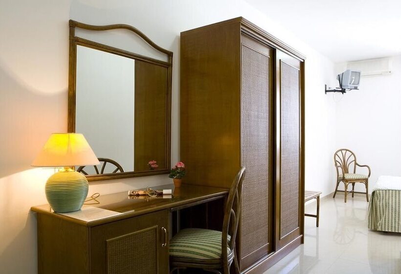 חדר סטנדרט לארבעה, Casthotels Tramonto D Oro Terme