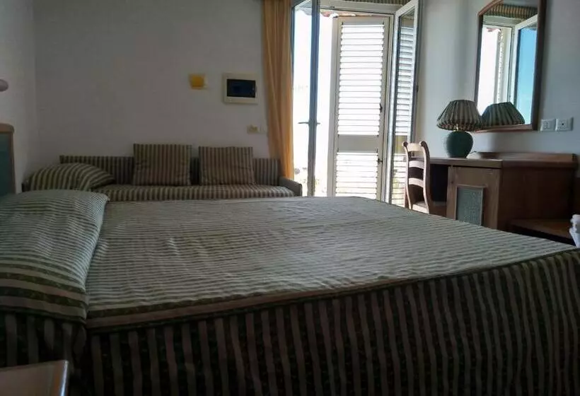 スタンダード4人部屋, Casthotels Tramonto D Oro Terme