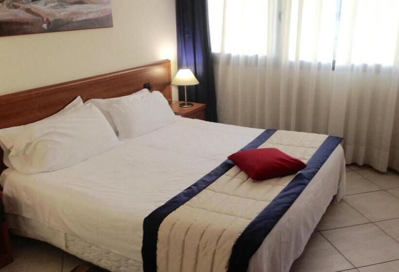 غرفة قياسية, Green Hotel Ninfa