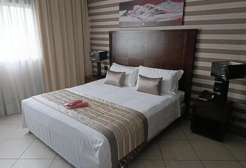 غرفة قياسية, Green Hotel Ninfa