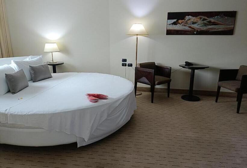 디럭스 주니어 스위트, Green Hotel Ninfa