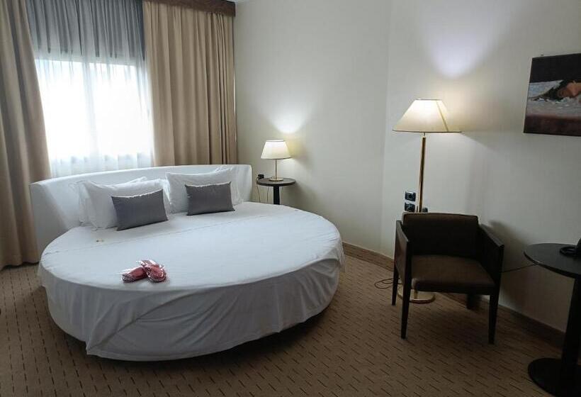 جناح جونيور ديلوكس, Green Hotel Ninfa