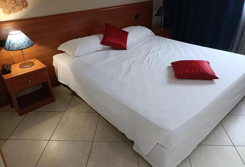 غرفة سوبيريور, Green Hotel Ninfa