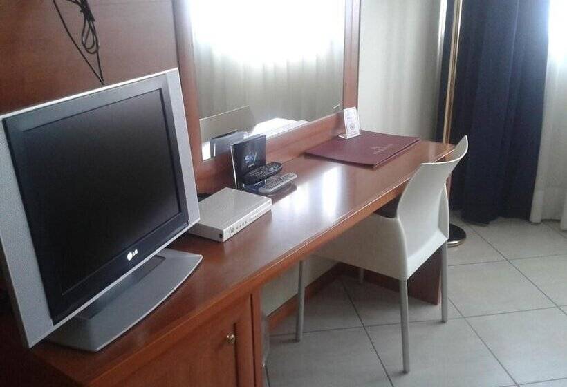 غرفة قياسية, Green Hotel Ninfa