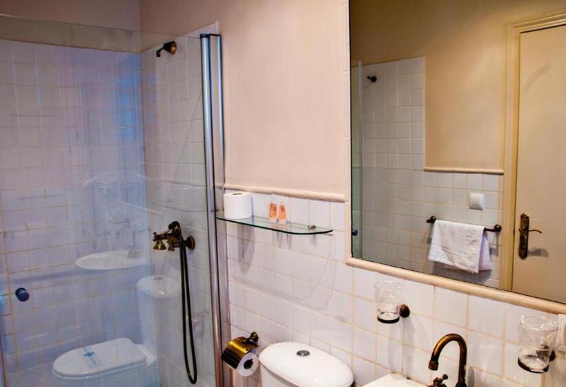 اتاق خانوادگی, Hostal Callejon Del Agua