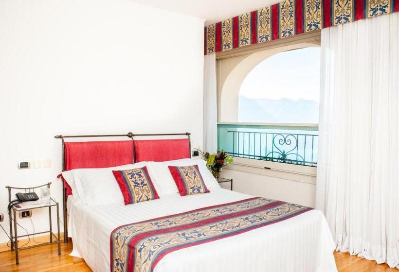 Superior room with lake view, Bellagio