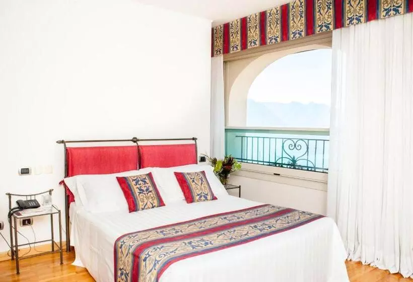 Superior room with lake view, Bellagio