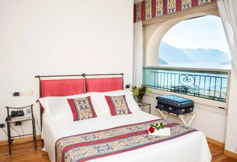 Superior room with lake view, Bellagio