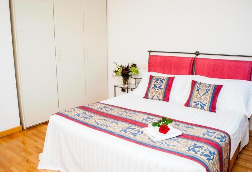 Superior room with lake view, Bellagio