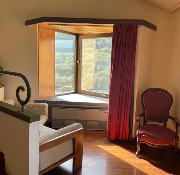 חדר סטנדרט לשלושה, Gattapone