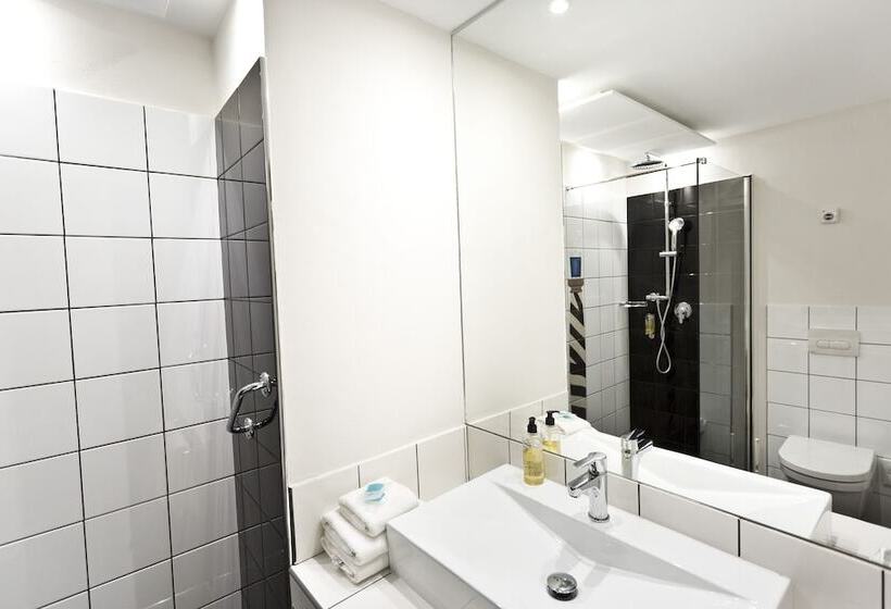 스탠다드 룸, Kalura