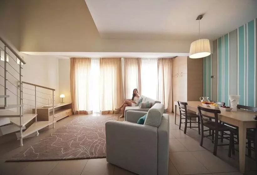 سوییت لوکس, Le Rose Suite