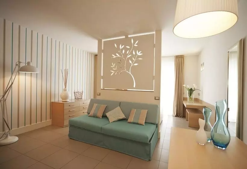 سوییت جونیور با چشم‌انداز جانبی دریا, Le Rose Suite