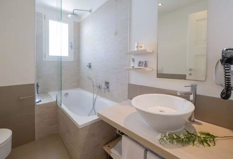 سوییت با چشم‌انداز دریا, Le Rose Suite