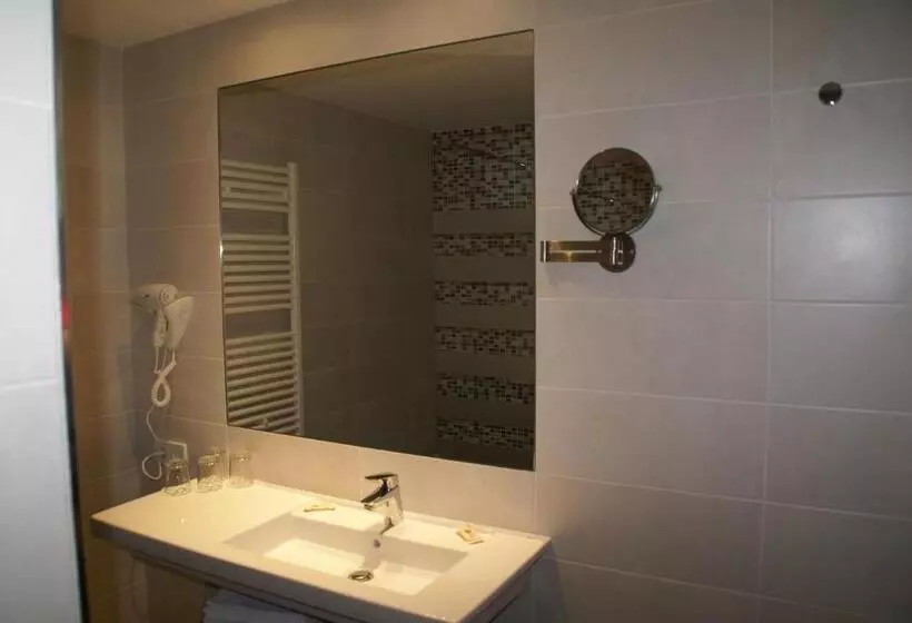 اتاق خانوادگی, L’Ermita B&B