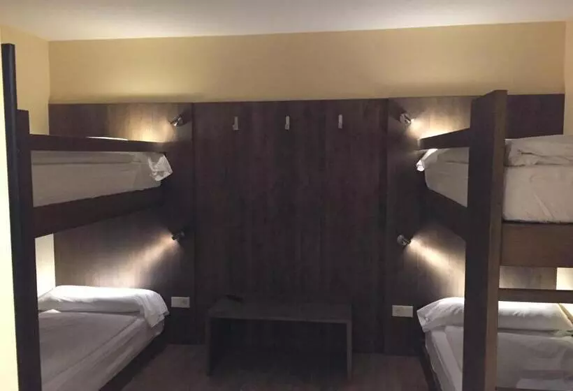 اتاق خانوادگی, L’Ermita B&B