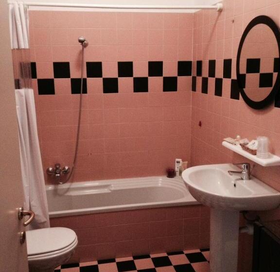 Dört Kişilik Standart Oda, Lizard