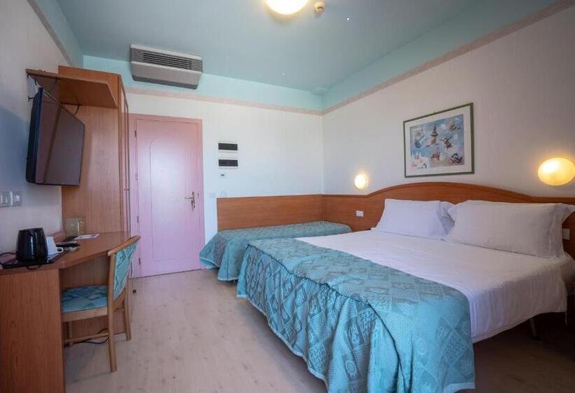 غرفة قياسية رباعية, Lungomare