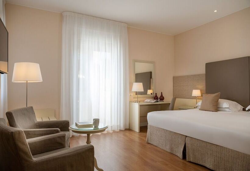 اتاق لوکس, National