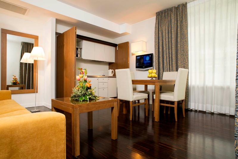 سوییت, National