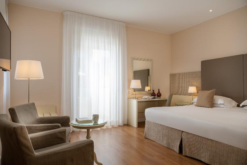 اتاق لوکس, National