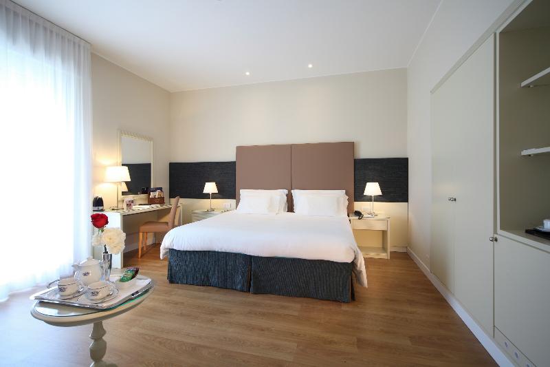 اتاق لوکس, National