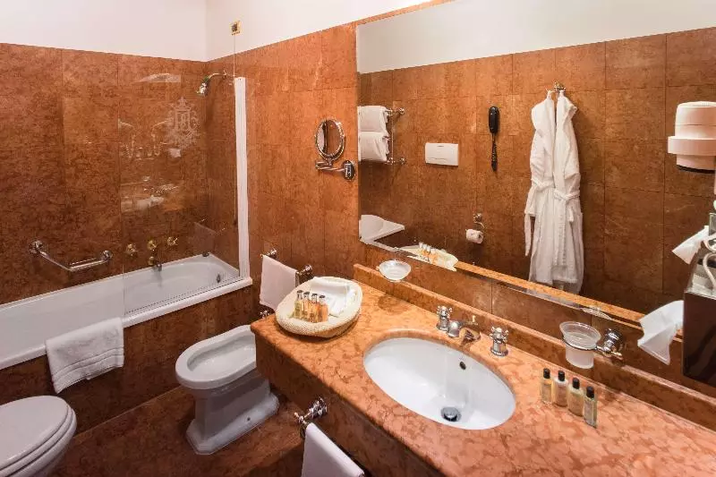 اتاق سوپریور, NH Venezia Santa Lucia