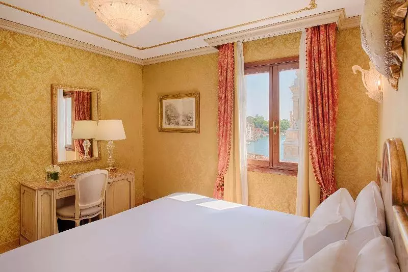اتاق استاندارد, NH Venezia Santa Lucia