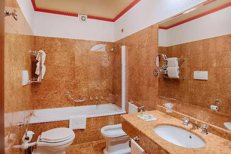 اتاق استاندارد, NH Venezia Santa Lucia