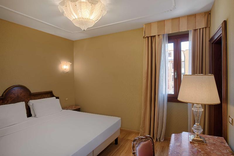 اتاق استاندارد, NH Venezia Santa Lucia