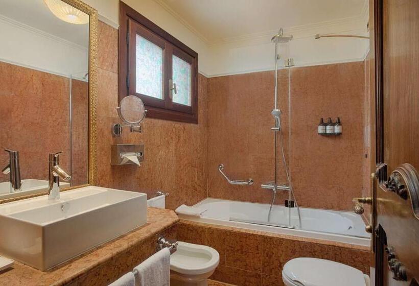 Premium room with view, NH Venezia Santa Lucia