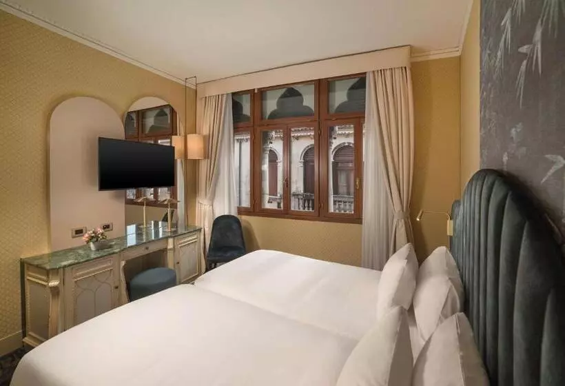 اتاق سوپریور با چشمانداز, NH Venezia Santa Lucia