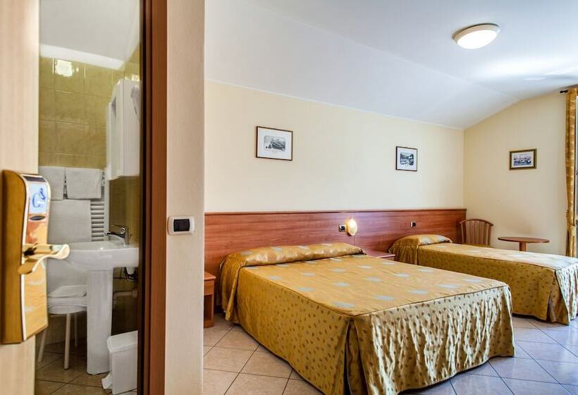 コンフォートトリプルルーム, Regina