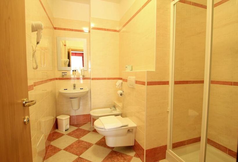 クラシックルーム, Regina