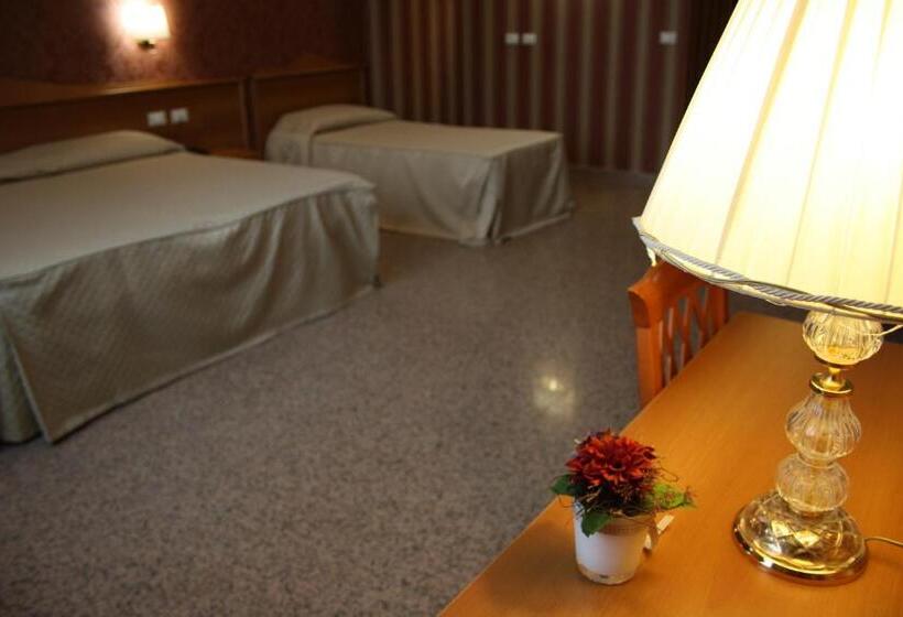 スタンダード４人部屋, Sorriso