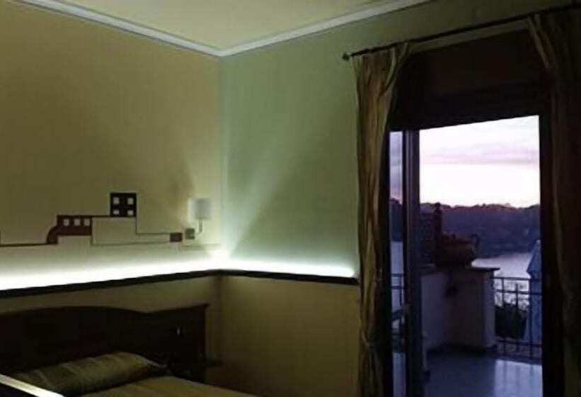 חדר סטנדרט נוף לאגם, Villa Degli Angeli