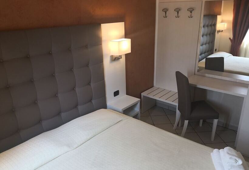 חדר סטנדרט לשלושה, Villa Glicini