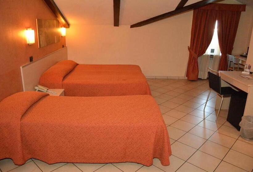 חדר סטנדרט לשלושה, Villa Glicini