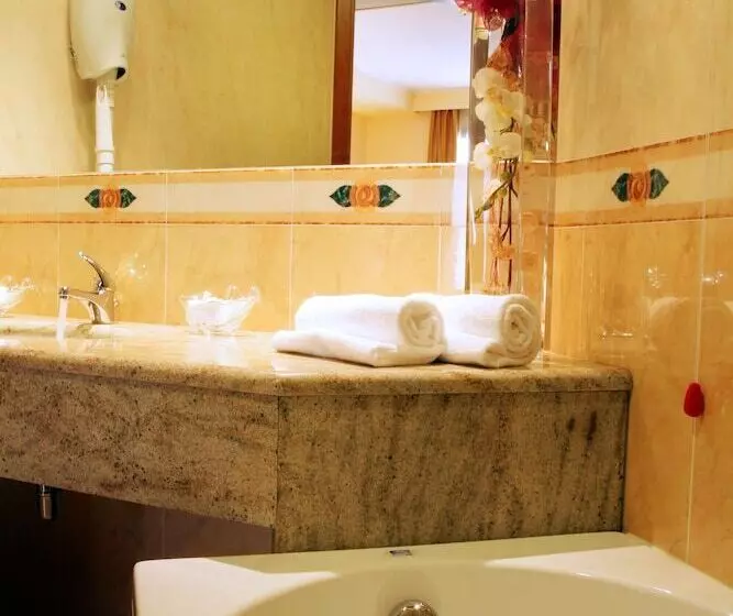 コンフォートルーム, Luna Hotel Motel Lago Maggiore Arona