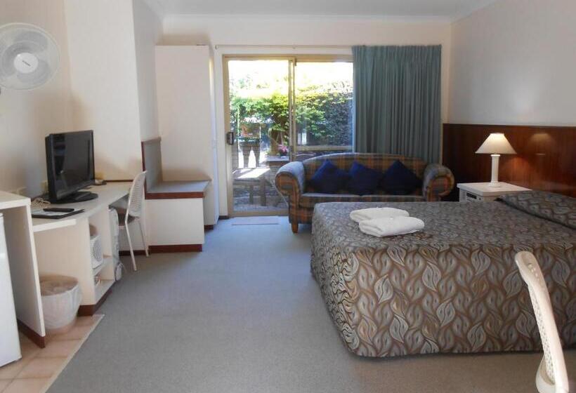 إستوديو قياسى, Augusta S Georgiana Molloy Motel