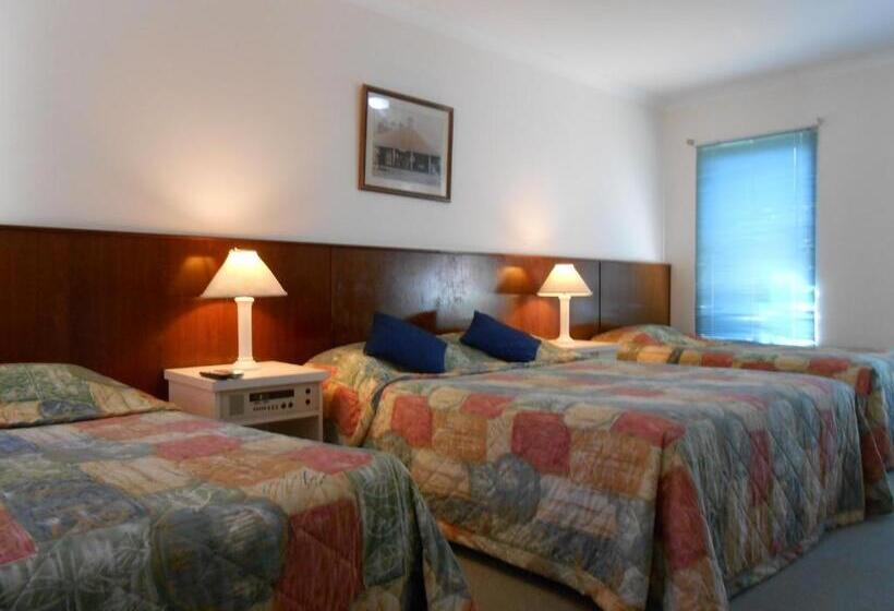 패밀리 룸, Augusta S Georgiana Molloy Motel