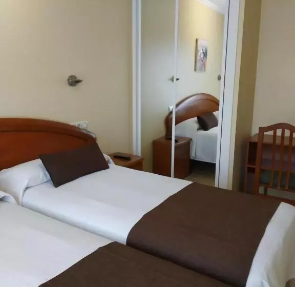 スタンダードルーム, Hostal Stella Del Mare
