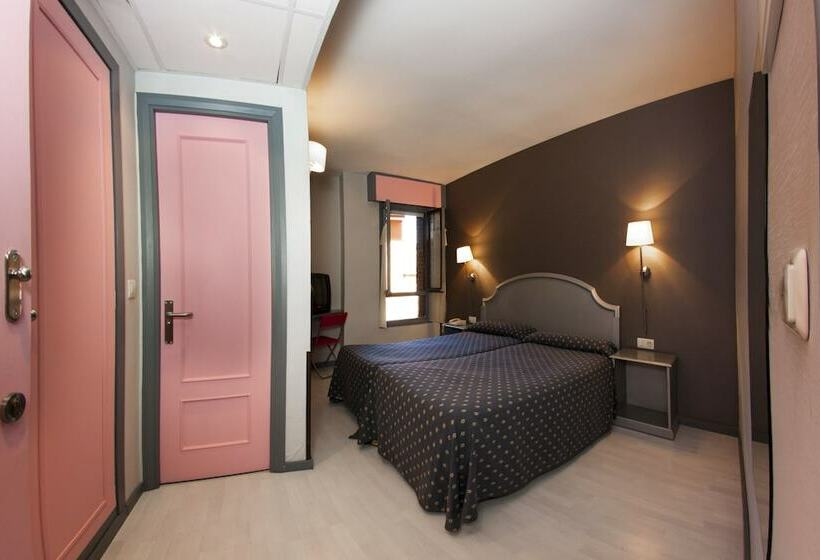 اتاق استاندارد سه نفره, Bilbi