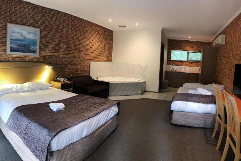 סוויטה משפחתית, Eltham Motor Inn