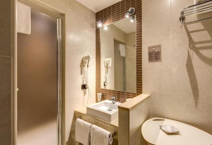 Standardrum, Everest Inn Rome