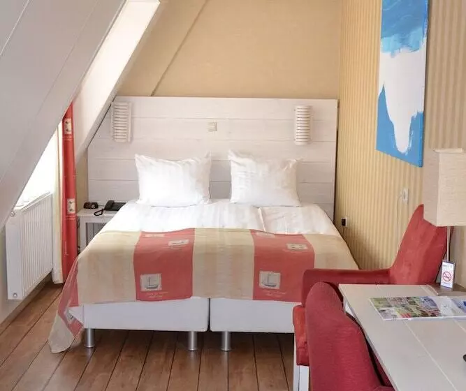 Basic Room, Fletcher Hotel   Restaurant De Cooghen