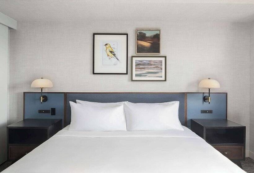 جناح مطل على البحر, Hyatt Regency Coralville