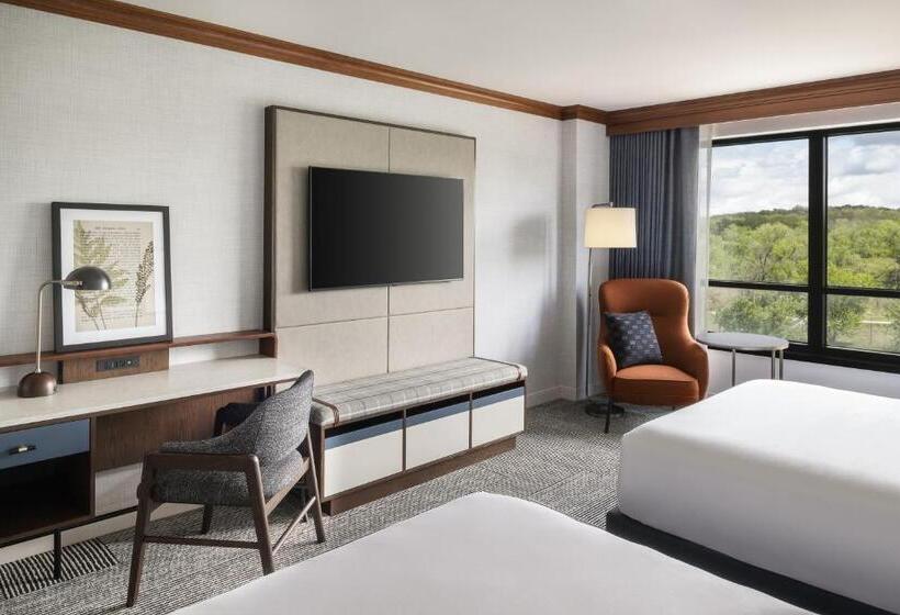غرفه قياسيه سريرين مزدوجين, Hyatt Regency Coralville